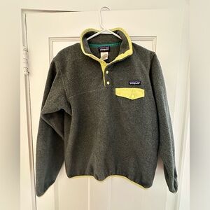 Dark grey & lime Patagonia Women's Synchilla® Snap-T® Fleece Pullover, size S